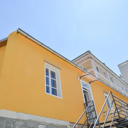 Pensión Urban Design 3*